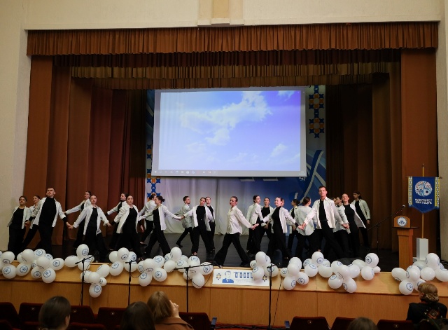 Мистецькі вітання від танцювального ансамблю Веснянка